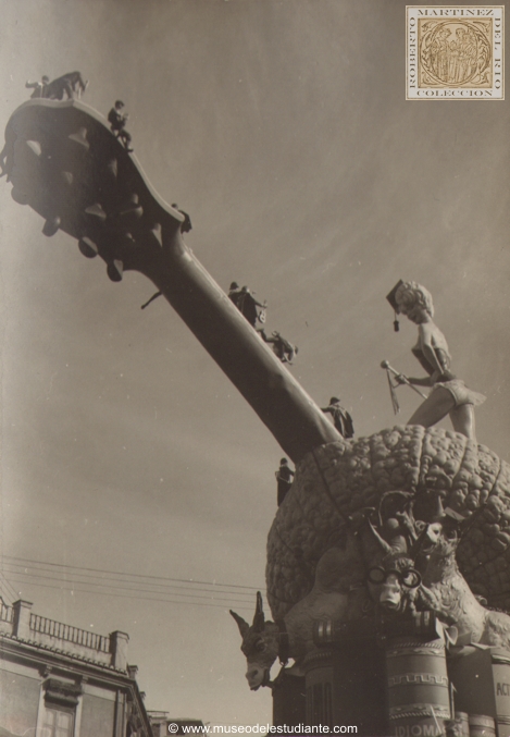 "Els tunos". Tercer premio obtenido en las Fallas de 1963. Realizada por la Falla Convento Jerusaln