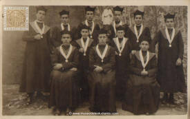 Un grupo de seminaristas o colegiales