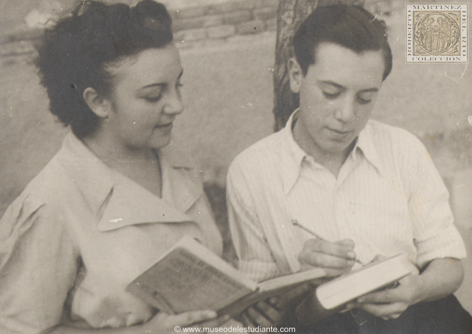 Fueron, en la guerra, camaradas de fe y de lucha y ahora, en la paz, son camaradas que se ayudan en el estudio