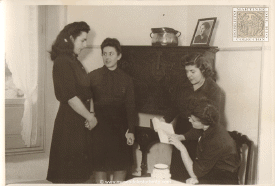 Un grupo de universitarias II