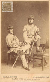 Dos soldados voluntarios de la Universidad de Oxford