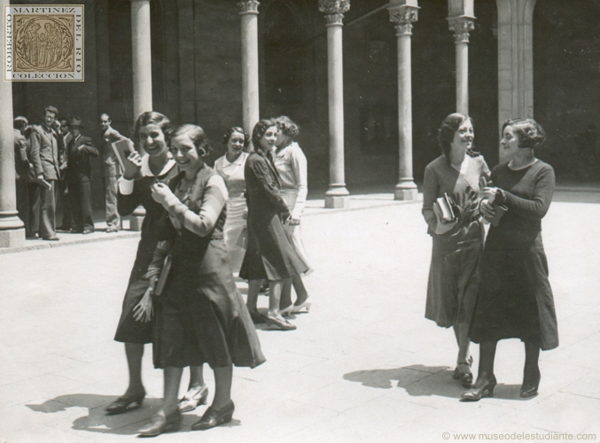 Spanish university female students