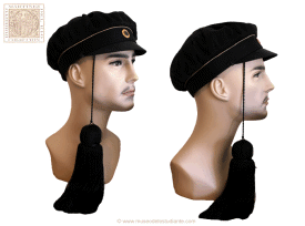 "Studenterlue" o "Duskelue" - Norwegian student cap